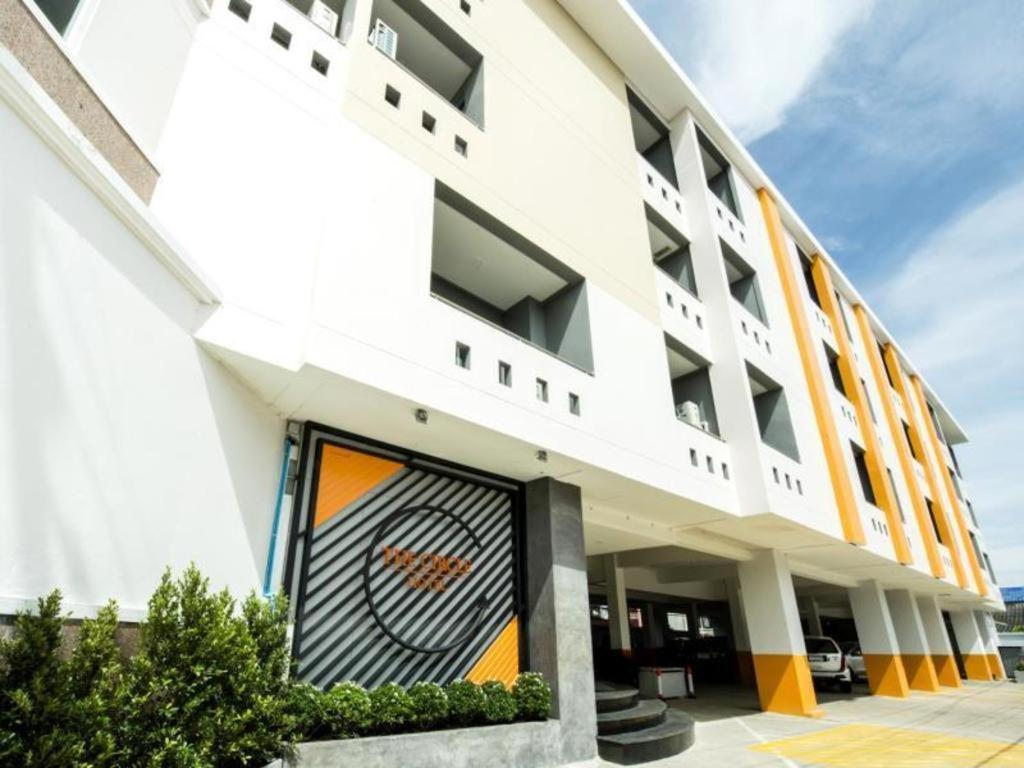 The Circle Hotel Buriram Kültér fotó