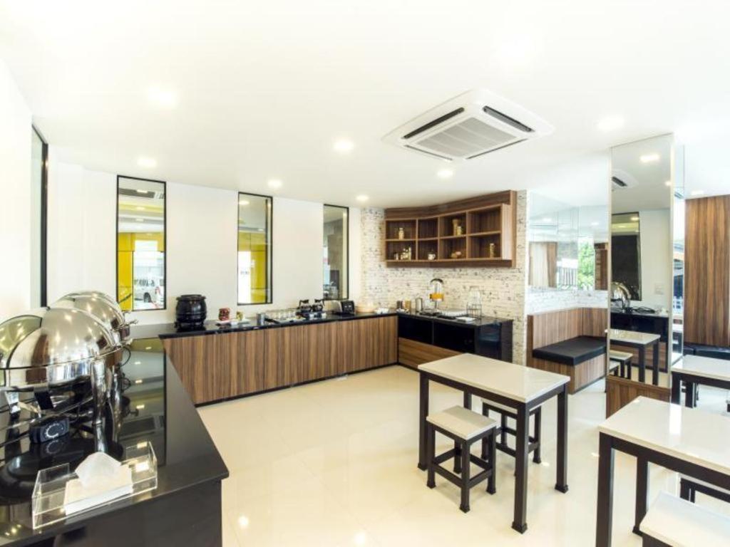 The Circle Hotel Buriram Kültér fotó