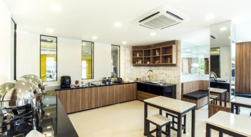 The Circle Hotel Buriram Kültér fotó