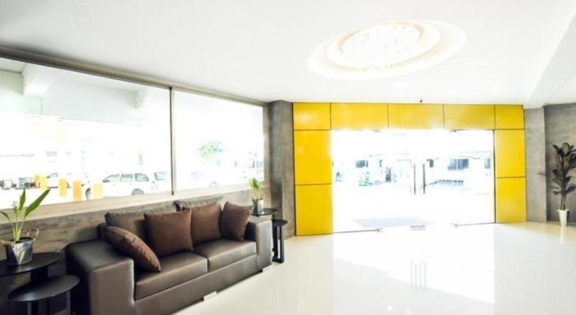The Circle Hotel Buriram Kültér fotó